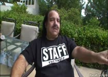 Ron Jeremy neukt een tiener sletje.